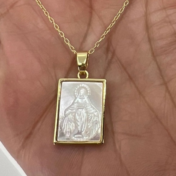 “Our Lady of Grace” Virgin de Guadelupe Mary Mother of Pearl Carved 18K Necklace - Picture 15 of 16